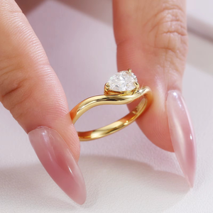 Anillo de Moissanita para Mujer, Plata 925, Oro Sólido de 10K, Corte Pera, Anillo de Compromiso o Regalo de Aniversario - Product Image 3