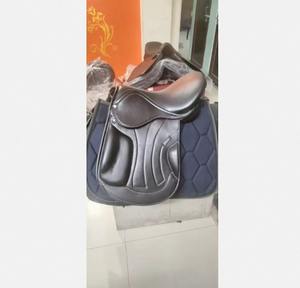 Silla de Montar Inglesa de Cuero Genuino de Calidad de Exportación para Caballos, Equipo Profesional de Equitación, Disponible a Precio Mayorista - Product Image 1