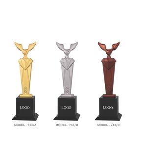 High Quality Customized <b>Trophy</b> with Unique Metal Craft Design for Award Ceremonies - Product Image 2
