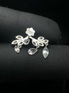 Pendiente de cartílago de oro de 14K con diseño de guirnalda de diamantes, delicado, con forma de rama de hoja, para piercing helix, joyería floral para piercing de cartílago. - Product Image 4