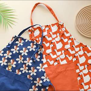 Venta al por mayor de logotipo personalizado impermeable restaurantes algodón poliéster hombre mujer negro en blanco babero cocina Chef delantales de cocina - Product Image 1