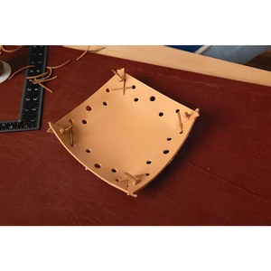 Cuero de búfalo natural de alta calidad de 5 mm, curtido vegetalmente, sin teñir, de grano completo y grueso, para la fabricación de bolsos de lujo personalizados y suelas de zapatos. - Product Image 5