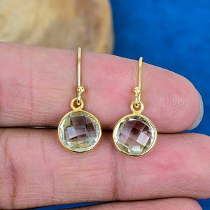 ต่างหูพลอยอเมทิสต์สีเขียวธรรมชาติทรงกลม ชุบทอง 18k บนตัวเรือนเงินแท้ 925 - Product Image 2