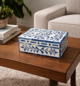 Boîte à bijoux tendance en résine avec incrustation MOP, motif floral bleu et blanc, organisateur de rangement décoratif pour bagues - Product Image 6