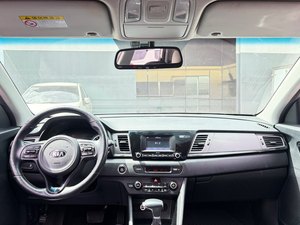 SUV hybride Niro blanc 2017 d'occasion, 5 portes, crossover compact pour les trajets urbains, voiture d'occasion coréenne - Product Image 3