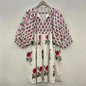 เสื้อทูนิคสั้นแบบเป็นทางการ ผ้าฝ้าย 100% ลายพิมพ์ดอกไม้แบบแฮนด์บล็อก ทำมือ เป็นมิตรกับสิ่งแวดล้อม คอวี แขนสามส่วน แต่งระบายลูกไม้ ซักได้ - Product Image 1