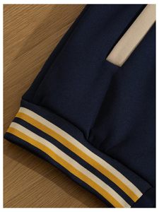 Chaqueta Varsity Formal Personalizada para Hombre, Mezcla de Lana, Estilo Béisbol, con Logotipo Frontal - Product Image 3