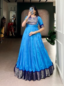 Robe longue/Maxi/Robe en coton mélangé enrichi par un tissage Zari classique et une doublure en soie pour festival ou événement - Product Image 5