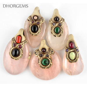 Pendentif en pierre brute naturelle irrégulière de guérison, collier en quartz rose tricoté à la main, vente en gros - Product Image 3