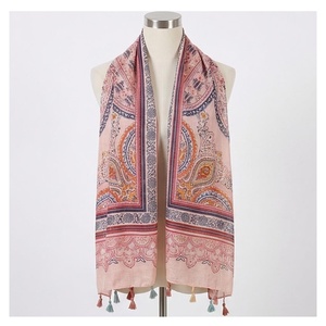 Bufanda Larga de Seda para Mujer, Estampado Floral, Estilo Étnico, Multifuncional, Accesorio de Moda para Todas las Temporadas con Borlas - Product Image 1