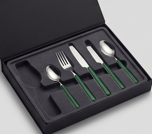 Juego de cubiertos modernos de acero inoxidable con mangos verde bosque, acabado de alto brillo, apto para lavavajillas, ideal para cenas de boda. - Product Image 6