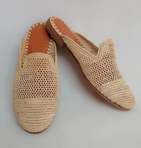 Mules en cuir tressé artisanal pour femmes – Légèreté naturelle et élégance estivale – Entièrement faites à la main - Product Image 3