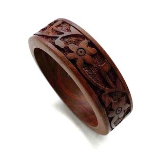 Porte-serviettes en bois tourné à la main traditionnel, offrant une expérience culinaire pour les fêtes culturelles - Product Image 1
