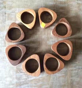 Ensemble d'anneaux de serviette en bois artisanal, accessoire décoratif pour la table, idéal pour les mariages rustiques, les dîners, les restaurants, les hôtels, les fêtes et les événements - Product Image 4