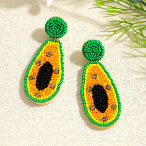 Boucles d'oreilles classiques brodées de perles de rocaille motif papillon, légères, faites à la main en coton, couleurs personnalisées, style 132 - Product Image 3