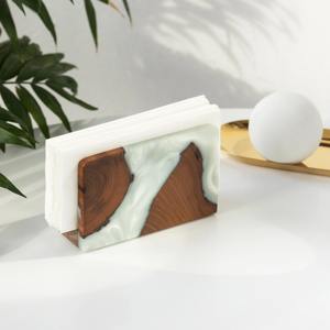 Porte-serviettes en résine bleue et bois, parfait pour la cuisine, la table à manger, la décoration de la maison, la table basse ou la table de fête - Product Image 2