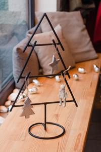 Soporte de Exhibición Metálico con Forma de Árbol de Navidad, Estante Decorativo de Hierro Negro para Adornos Navideños, Soporte para Colgar Bolas, Decoración Navideña para el Hogar - Product Image 2