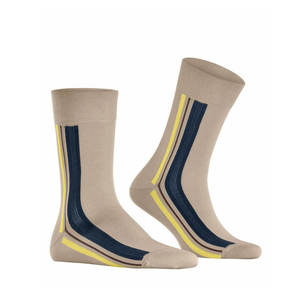 Chaussettes de sport tendance en gros, chaussettes de cyclisme colorées avec techniques de tricotage, logo sur le bord supérieur. - Product Image 6