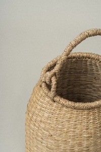 Seagrass <b>basket</b> with handle Handmade <b>Storage</b> <b>Basket</b> Wholesale eco-friendly Made in Viet Nam - Product Image 2