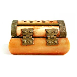 Caja Decorativa de Latón y Hueso Estilo Náutico y Animal para Guardar Anillos y Pendientes de Mujer y Niña - Product Image 1
