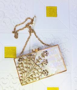 Bolso de mano para mujer, estilo fiesta, Fusion Republik MOP, con pedrería cuadrada, cierre magnético, forro de poliéster, correa de cadena - Product Image 2