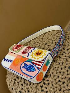 Pochette tendance brodée à la main et perlée, porte-monnaie de créateur en forme de corne perlée, pochette perlée de style Texas Longhorns pour le jour du match, sacs de soirée - Product Image 3