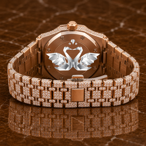 Reloj de Lujo Clásico para Hombre con Logotipo Personalizado, Diamantes Pavé Completos y Correa de Caucho, Esfera Analógica con Moissanita VVS - Product Image 4