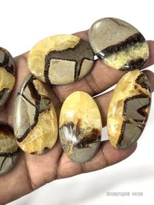 Pierre précieuse naturelle Saptarian en forme de toile d'araignée, cabochon, formes et tailles variées, environ 20 à 30 mm - Product Image 6