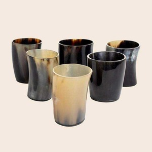 Vaso para Beber de Cuerno de Búfalo, Hecho a Mano, Acabado Pulido, Estilo Vintage, Vajilla para Bar - Product Image 1