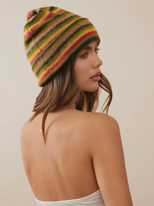 Gorros de Punto Acrílicos Cálidos de Invierno Unisex, Color Sólido, Logotipo Bordado Personalizado, Diseño de Imagen Elegante, Gorros Personalizables - Product Image 3