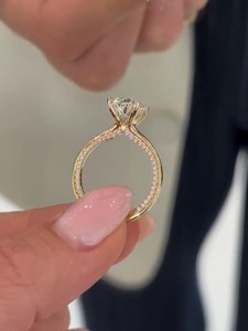 Bague unisexe en or massif 14 carats avec diamant ovale de 2,02 carats de style vintage cultivé en laboratoire, solitaire moderne, cadeau pour toi et moi - Product Image 2