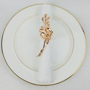 Anneaux de serviette en métal faits à la main pour une mise en scène de table de luxe, supports décoratifs pour événements et repas - Product Image 5