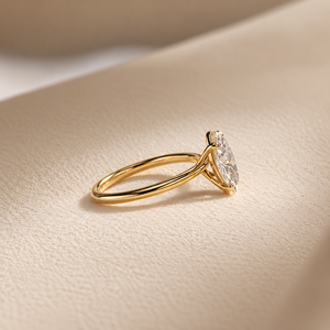Bague de fiançailles classique solitaire en or jaune 14 carats avec diamant de laboratoire taille marquise pour femme - Cadeau - Product Image 2