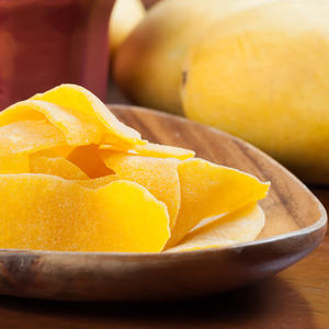 Rodajas de Mango Seco Tropical Dorado – Origen Vietnamita Premium - Product Image 3