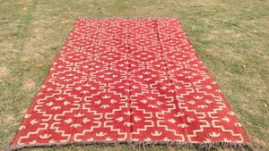 Tapis Kilim Géométrique Fait Main Rectangulaire Rouge en Laine Écologique, Tufté à la Main, avec Dos en Latex, Poil Moyen, pour Salon et Maison, Facile à Nettoyer - Product Image 3