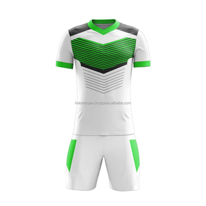 Uniforme de football entièrement personnalisé avec logo à vendre, meilleure qualité, dernier design, short 100% polyester, séchage rapide, respirant, Pakistan - Product Image 2