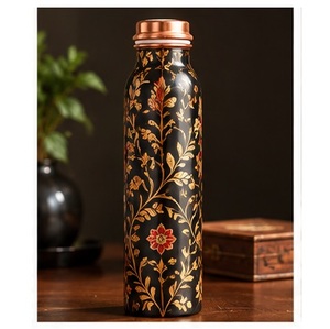 Bouteille d'eau en cuivre doré à motif floral avec couvercle en cuivre, vaisselle de voyage portable - Product Image 2
