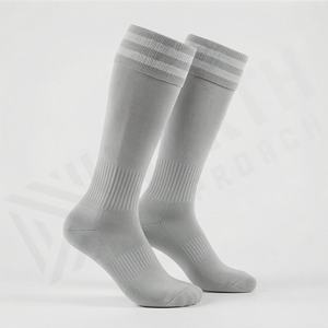 ถุงเท้าลายทางเหนือเข่า สไตล์เรโทร สำหรับกีฬา แนววินเทจ สำหรับงานปาร์ตี้คอสตูม ชุดทีม  สามารถปรับแต่งสีได้ - Product Image 3