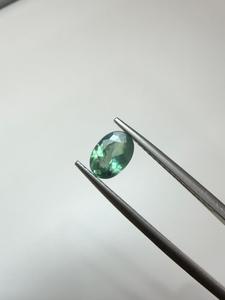 Alexandrita Natural Ovalada Facetada, Gema Suelta de 1.12 ct, Color Verde Azulado Cambiante, Gema Coleccionable para Joyería - Product Image 3