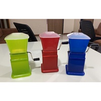 Coupe-piment en plastique de qualité supérieure avec poignée et lames en acier Grattoir à légumes Hachoirs à fruits et oignons pour grossiste de Lagos