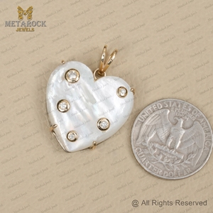 Amuleto de Corazón de Madreperla con Diamante Natural, Oro de 14k, Plata 925 Oxidada Hecha a Mano, Joyería Fina - Product Image 6