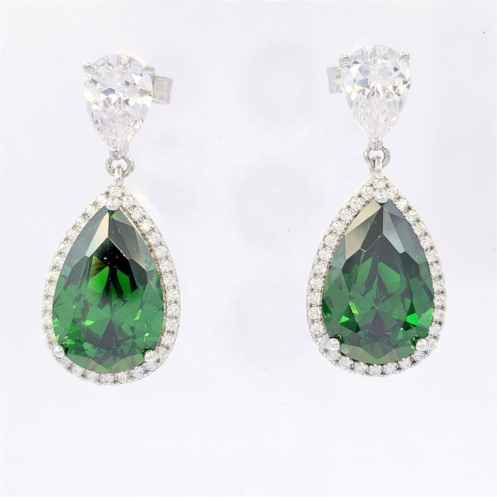 สีเขียว