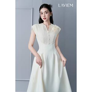 Vestido Maxi Vintage Beige con Cuello en V, Adorno de Encaje y Cintura Ajustada para Mujer |   Vestido Mimi para Eventos de Boda |   LAVIEM - Product Image 1