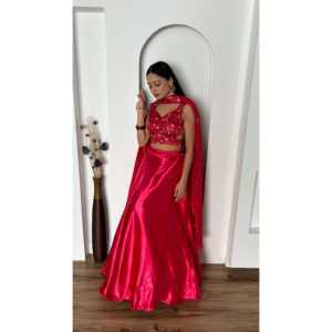 Robes de soirée de créateur, élégantes lehenga choli et magnifiques dupatta pour les fêtes - Product Image 5