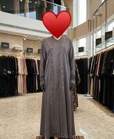Wunderschöner, gerader Partykleid-Stil mit aufwendiger Handstickerei, Blättermuster, Burkha-Schnitt, luxuriöser Abaya-Hijab, bodenlanger Abendschal