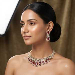 Elegante Conjunto de Collar y Pendientes de Aleación Chapada en Oro con Piedras de Zirconia de Color Rubí y Diamantes Americanos, Ideal para Fiestas de Mujer - Product Image 1