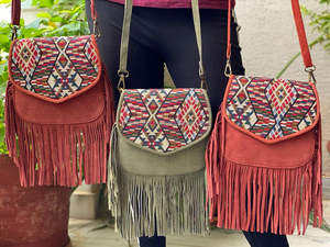 Bolso de cuero con flecos de gamuza, estilo Jacquard, Kim - Product Image 2