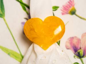 Ronds de serviette en résine faits main, design original, finition nouvelle génération, pour mariages, anniversaires et dîners formels. - Product Image 4