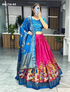 Proveedor de Lehenga-Choli y Dupatta de excelente calidad en seda Dola con borde estampado y detalles en foil en contraste, procedente de Surat. - Product Image 3