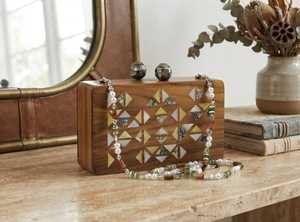 Bolso de Mano de Madera con Incrustaciones de Madreperla de Primera Calidad, con Sofisticada Artesanía, para Bodas, Recepciones y Eventos Festivos - Product Image 3